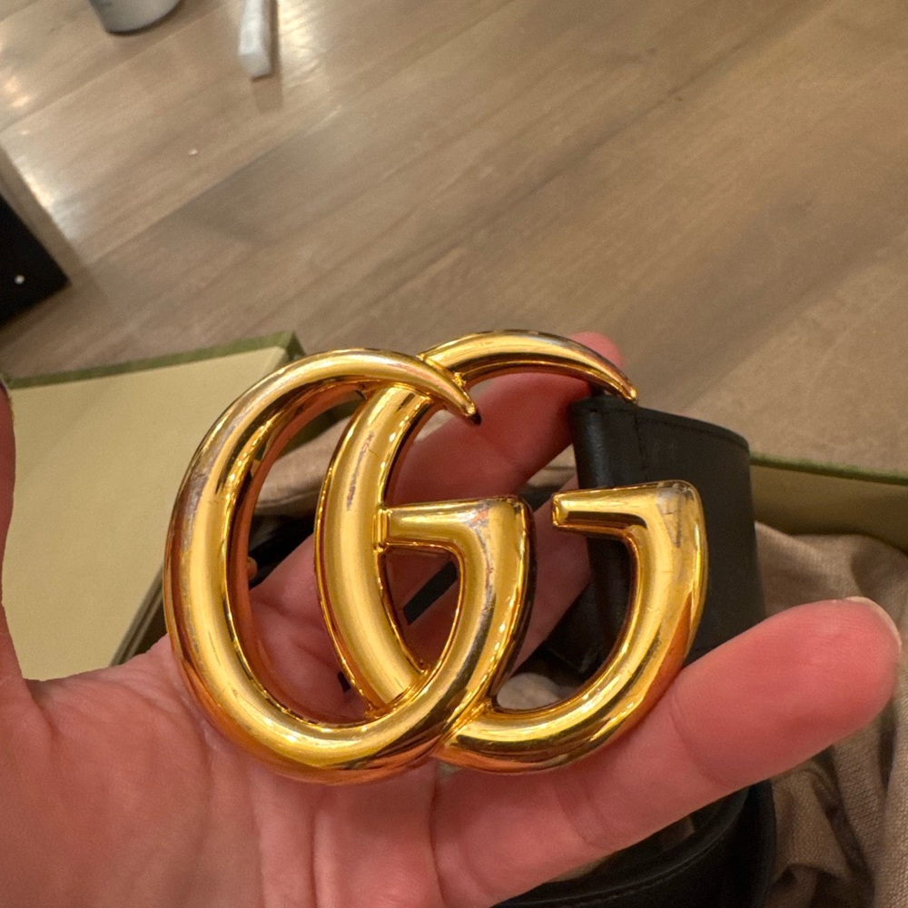 Gucci Black Belt with Gold GG Buckle- fits a size 26/27 waist - Picture 4 of 13